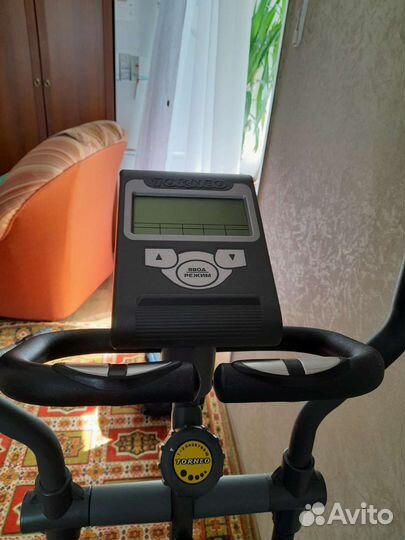 Эллиптический тренажер torneo