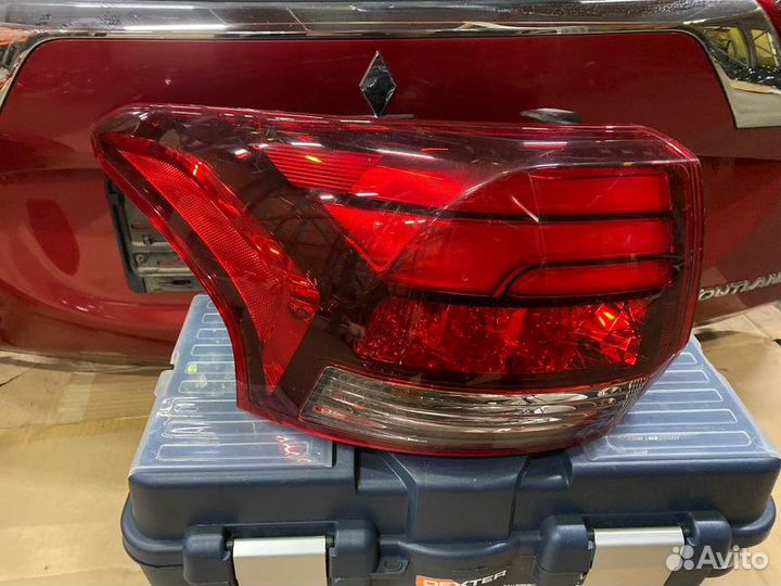 Фонарь задний левый Mitsubishi Outlander 3