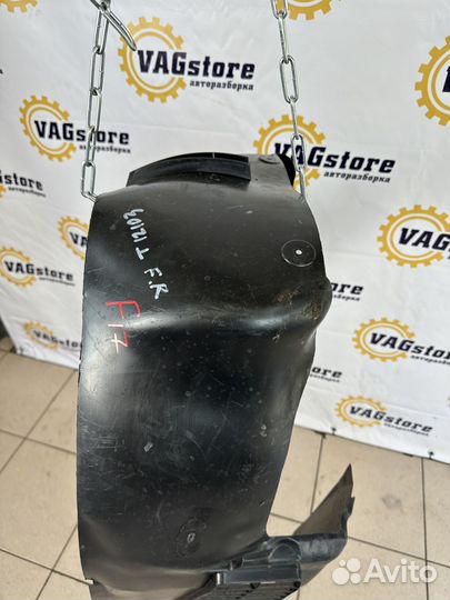 Подкрылок правый передний Audi TT 8N