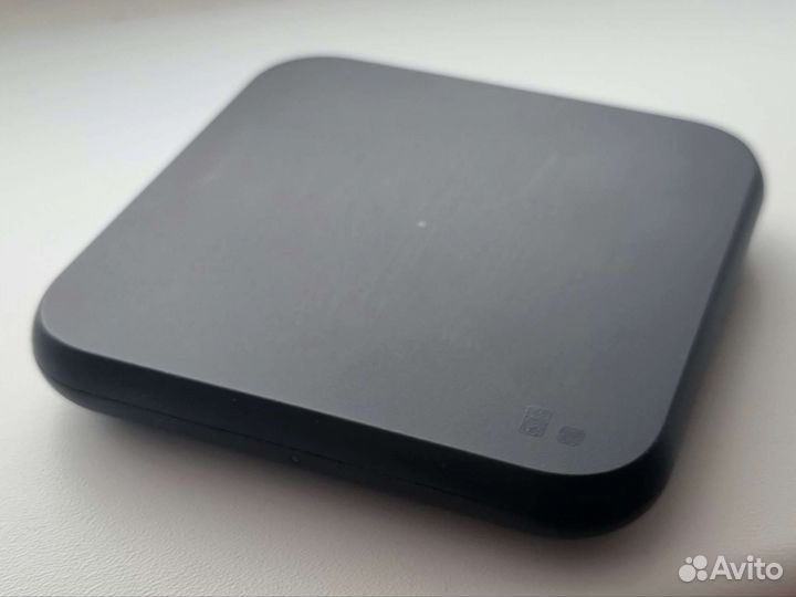 Беспроводная зарядка Samsung EP-P1300