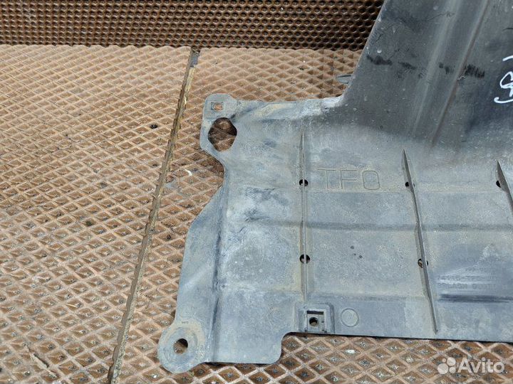 Защита двигателя правая Honda Fit GP1 LDA 2011