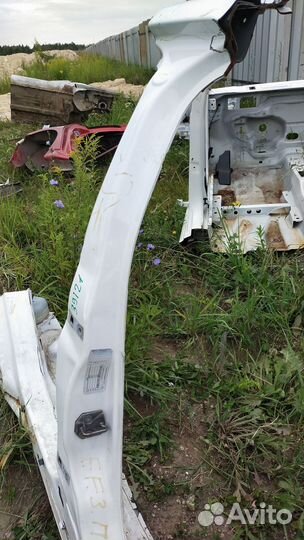 Стойка кузова средняя правая Ford Focus 3