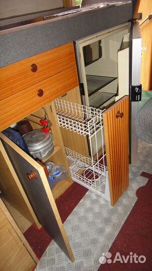 Альковный Mitsubishi Canter, 1990