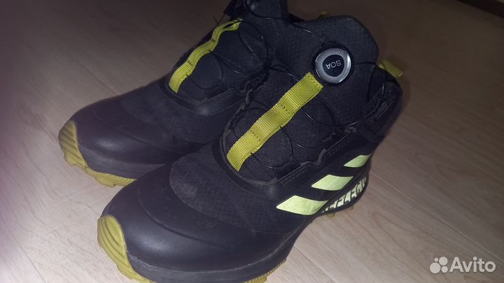 Зимние ботинки adidas