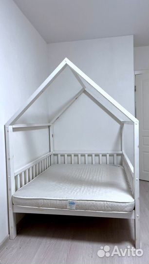 Детская кровать домик с матрасом