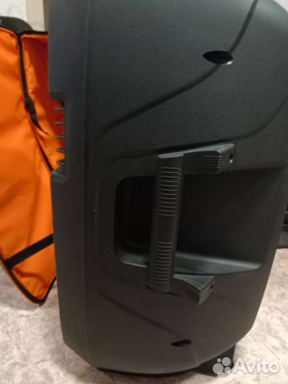 Активные колонки Беринжер