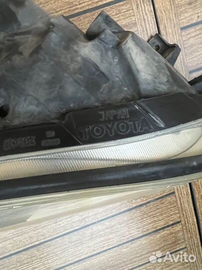 Правая фара на toyota rav4 2010