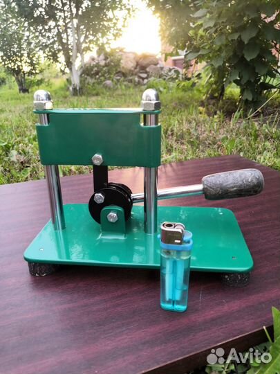 Укупорщик алюминиевых туб