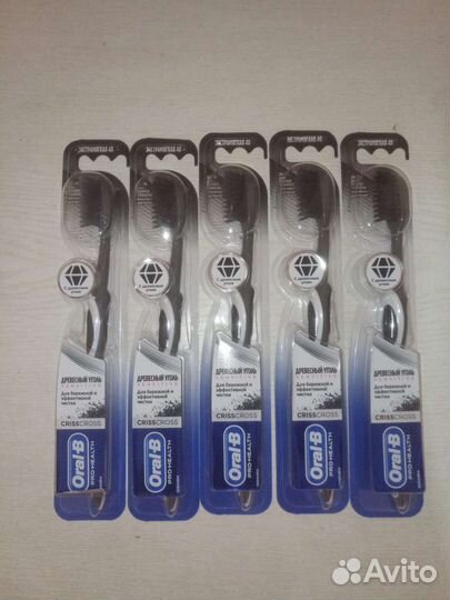 Зубная щетка Oral-B Древесный уголь