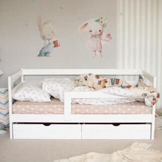 Детская кровать из массива