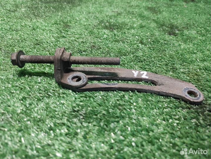Натяжитель ремня Toyota Yaris P90 2010