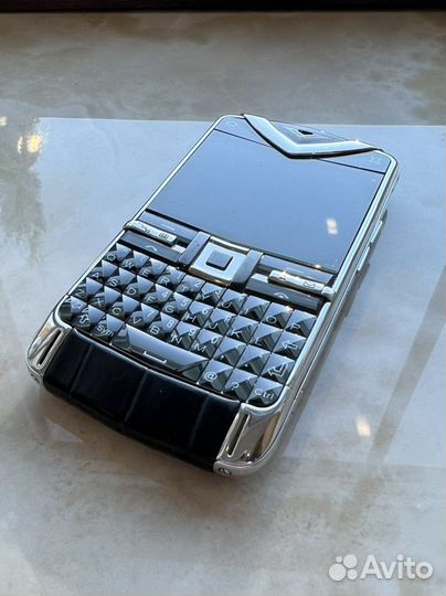 Vertu Constellation Quest, 8 ГБ
