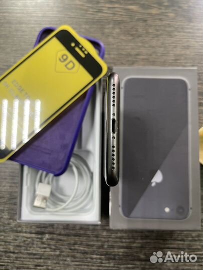 iPhone 8, 64 ГБ