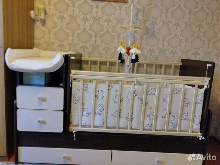 Детская кроватка трансформер с маятником