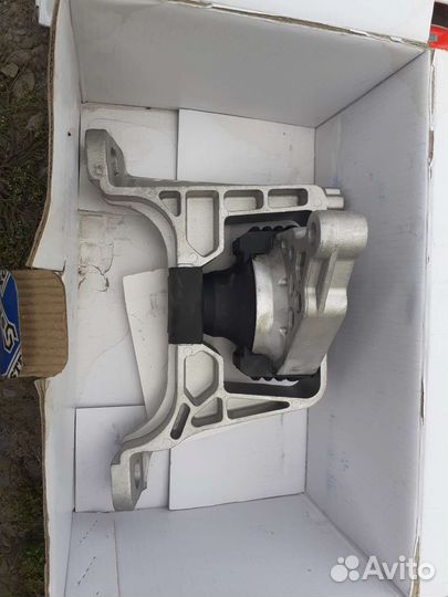 Подушка двигателя на мазду 3 BL