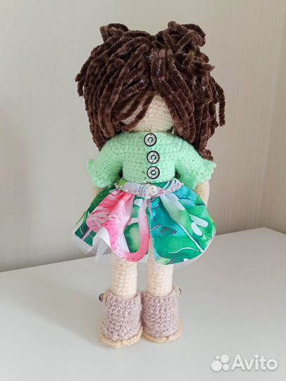 Вязаная кукла ручной работы