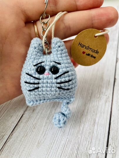 Брелок на ключи, сумку вязаный ручной работы
