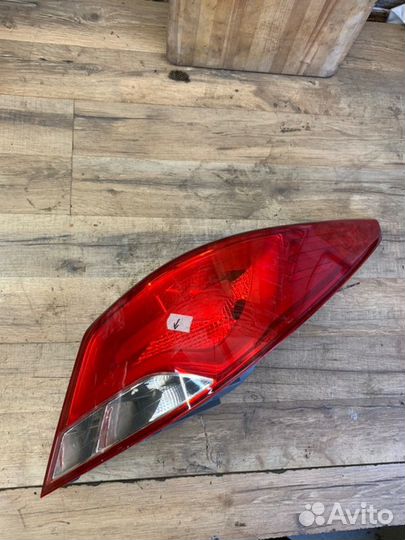 Стоп-сигнал Hyundai Solaris 1