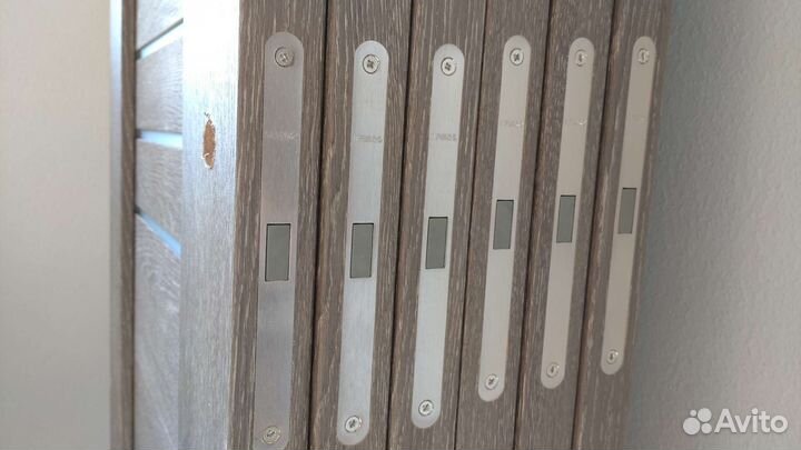 Установка ручек, врезка замков