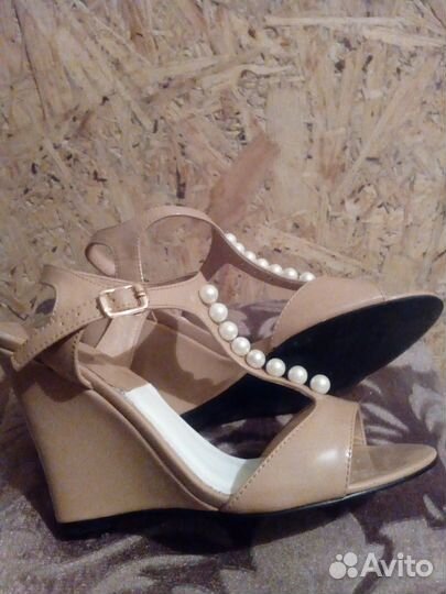 Босоножки женские.Новые