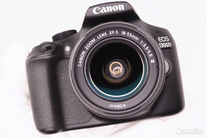 Фотоаппарат Canon 1300d (пробег 1100) kit + 16гб