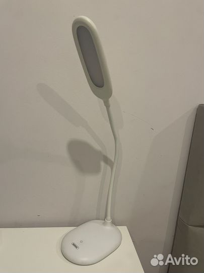 Настольная лампа