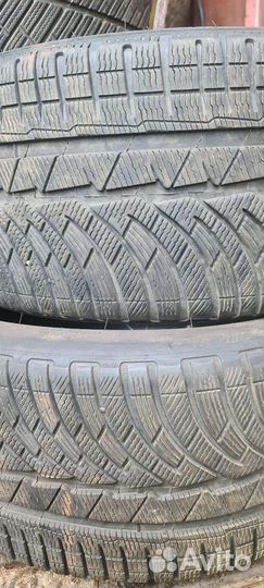 Michelin Alpin 4 265/35 R20 и 295/30 R20 101W