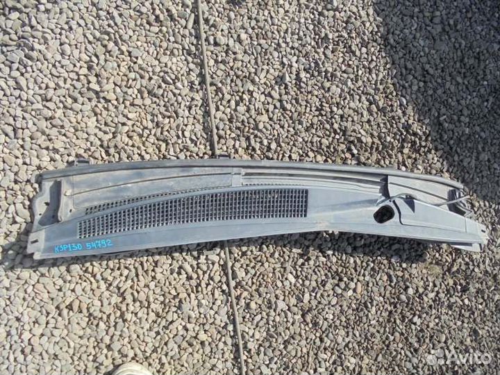 Жабо Toyota Vitz KSP130 1KR-FE 2011/8