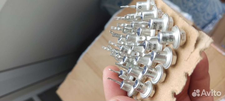 Тиристоры, стабилитроны, диоды