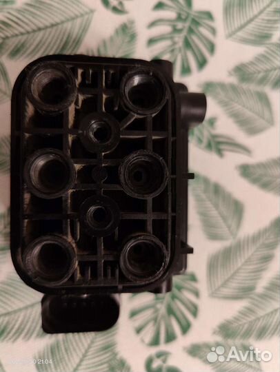 Блок клапанов пневмоподвески touareg NF