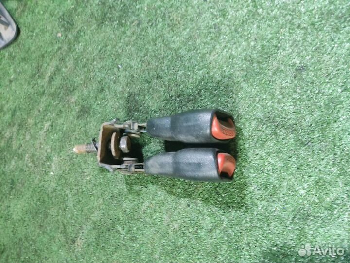 Защелка ремня безопасности задняя Jeep Grand