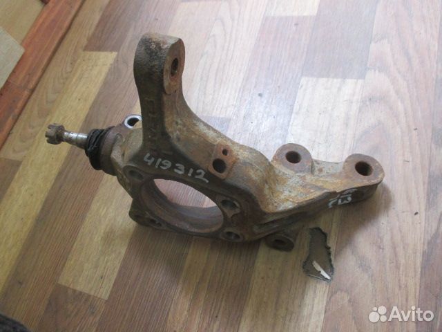 Кулак поворотный передний левый Legacy Outback (B1