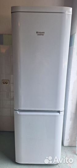 Холодильник Hotpoint Ariston