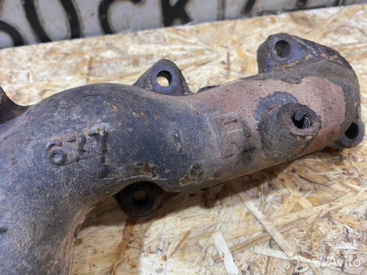 Коллектор выпускной правый Mitsubishi Pajero 3D