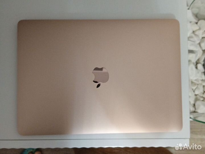 Macbook pro 14 m2