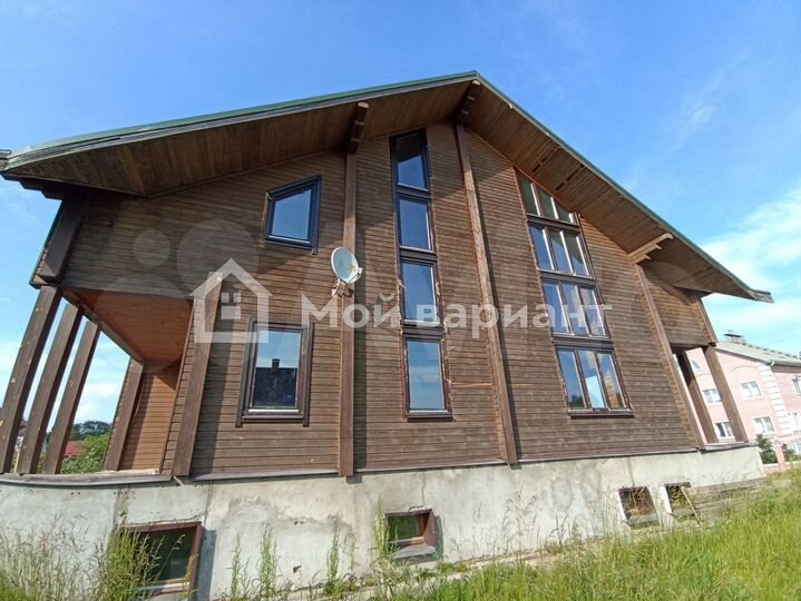 Коттедж 485 м² на участке 15 сот.