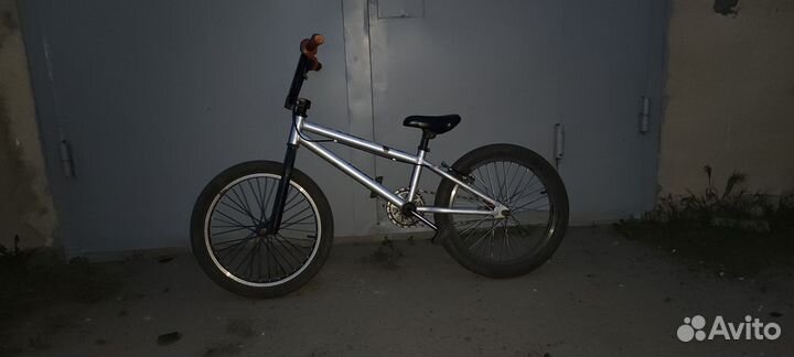 Велосипед BMX. колеса 20