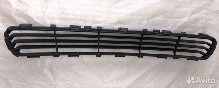 Решетка в бампер toyota avensis T25 5311205050