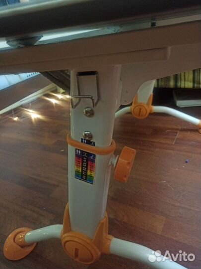 Стол (парта) для школьника растущий Бюрократ