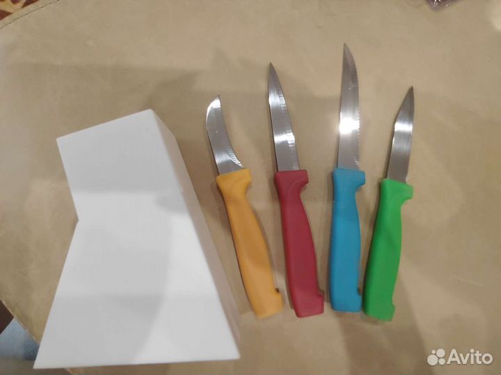 Набор кухонных ножей с подставкой