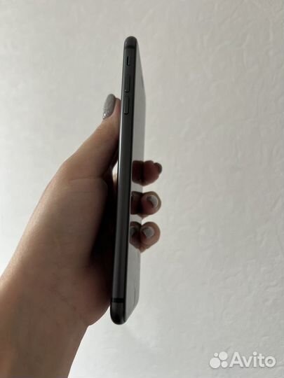 Телефон iPhone 8 plus