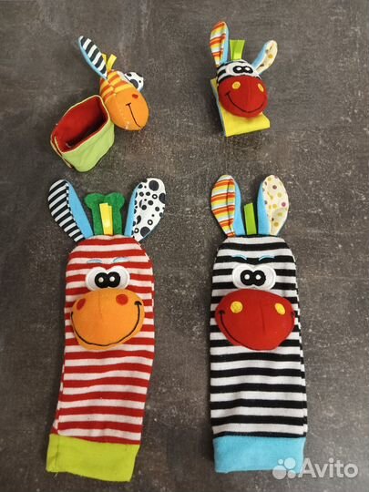 Носки погремушки с браслетами для малышей