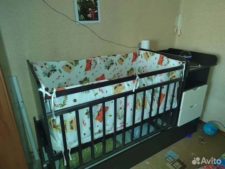 Детская кроватка трансформер с маятником и комодом