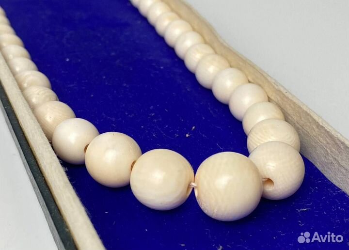 Старинные бусы