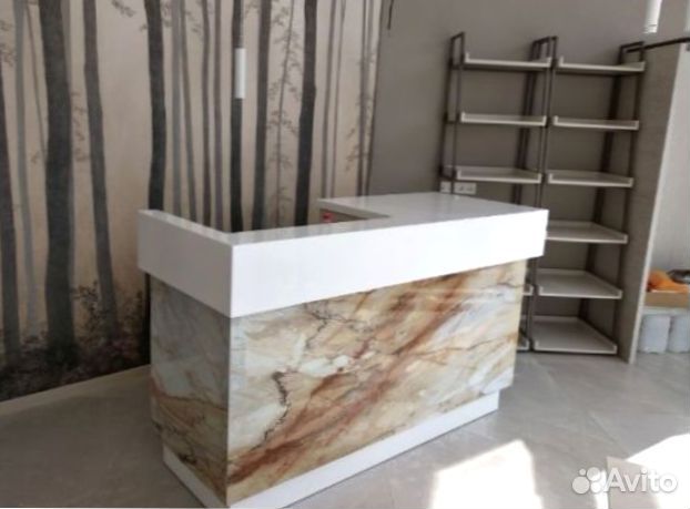 Ресепшн для офиса кварцевого агломерата