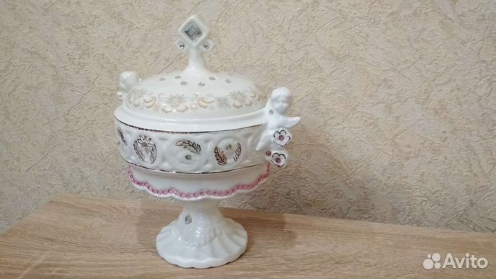 Ваза фарфоровая