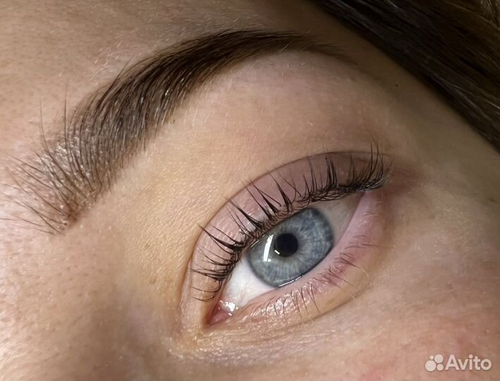 Маникюр, наращивание ресниц на Дубровке