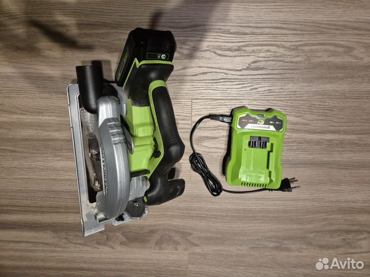 Циркулярная пила Greenworks GD24CS