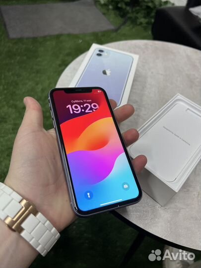 iPhone 11, 64 ГБ