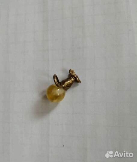 Мышка из янтаря